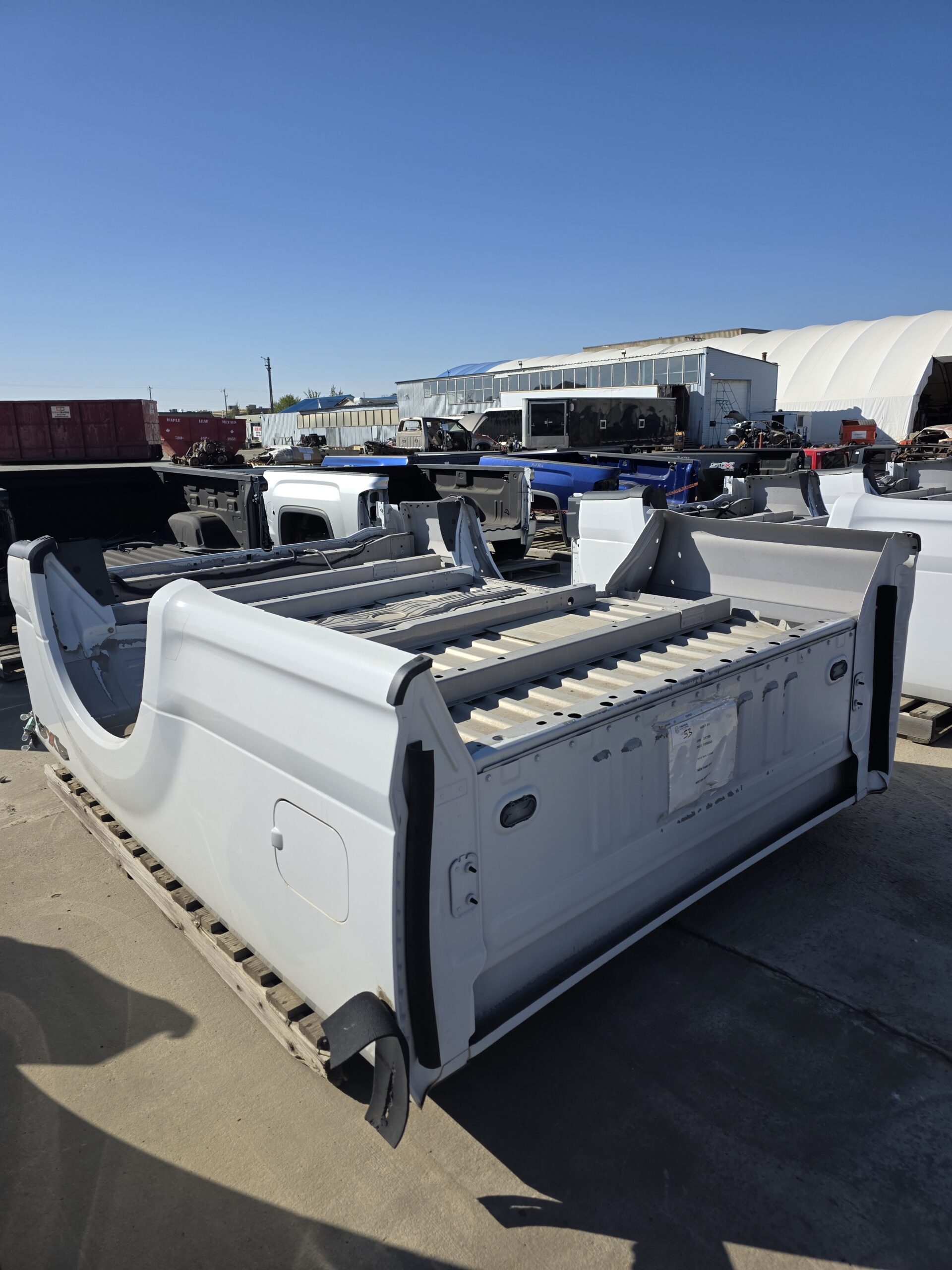 2017-22 F250SD/F350SD WHITE 8' TRUCK BOX (155-01975B) HC3Z9828508A - Image 4