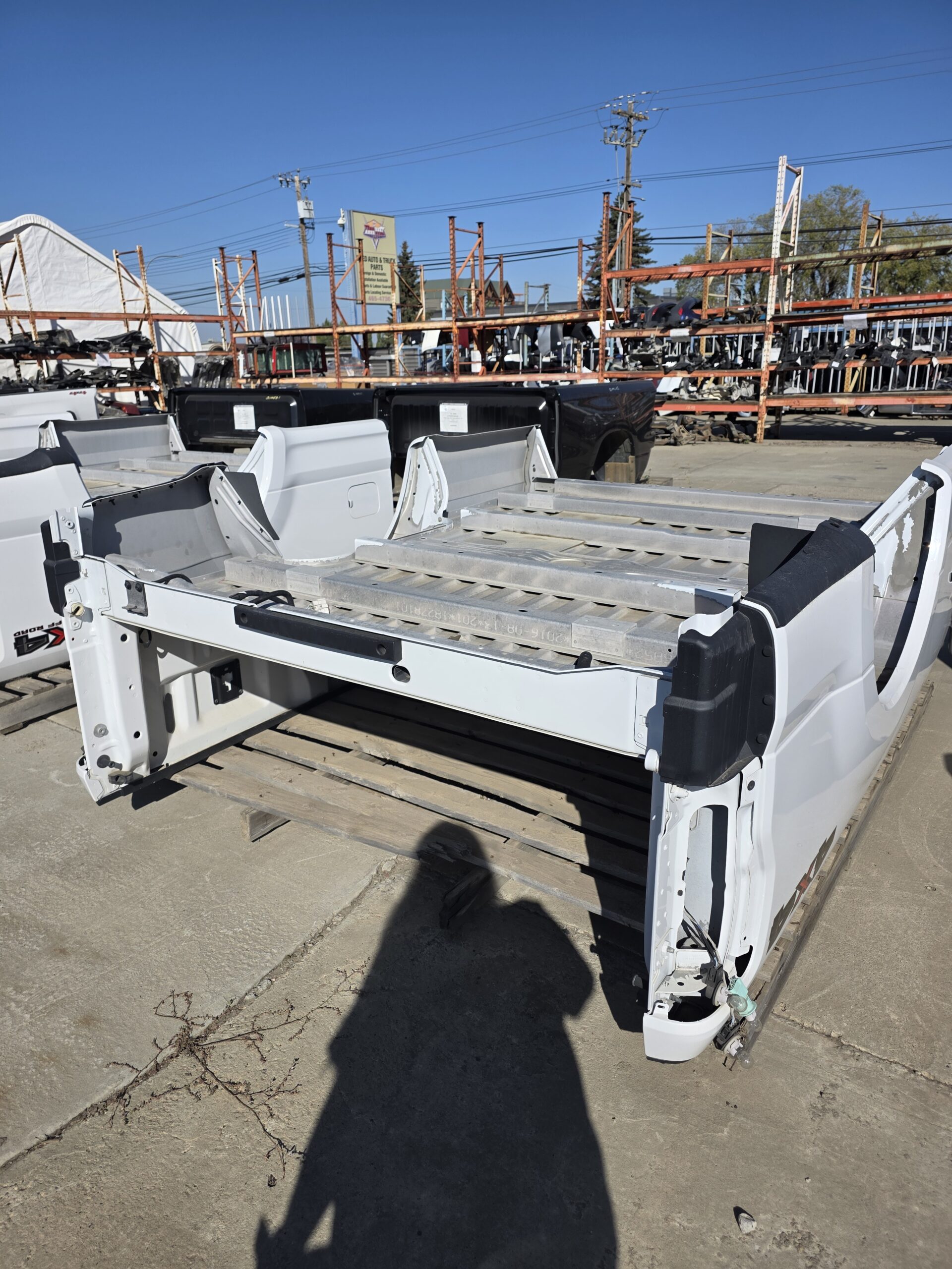 2017-22 F250SD/F350SD WHITE 8' TRUCK BOX (155-01975B) HC3Z9828508A - Image 2