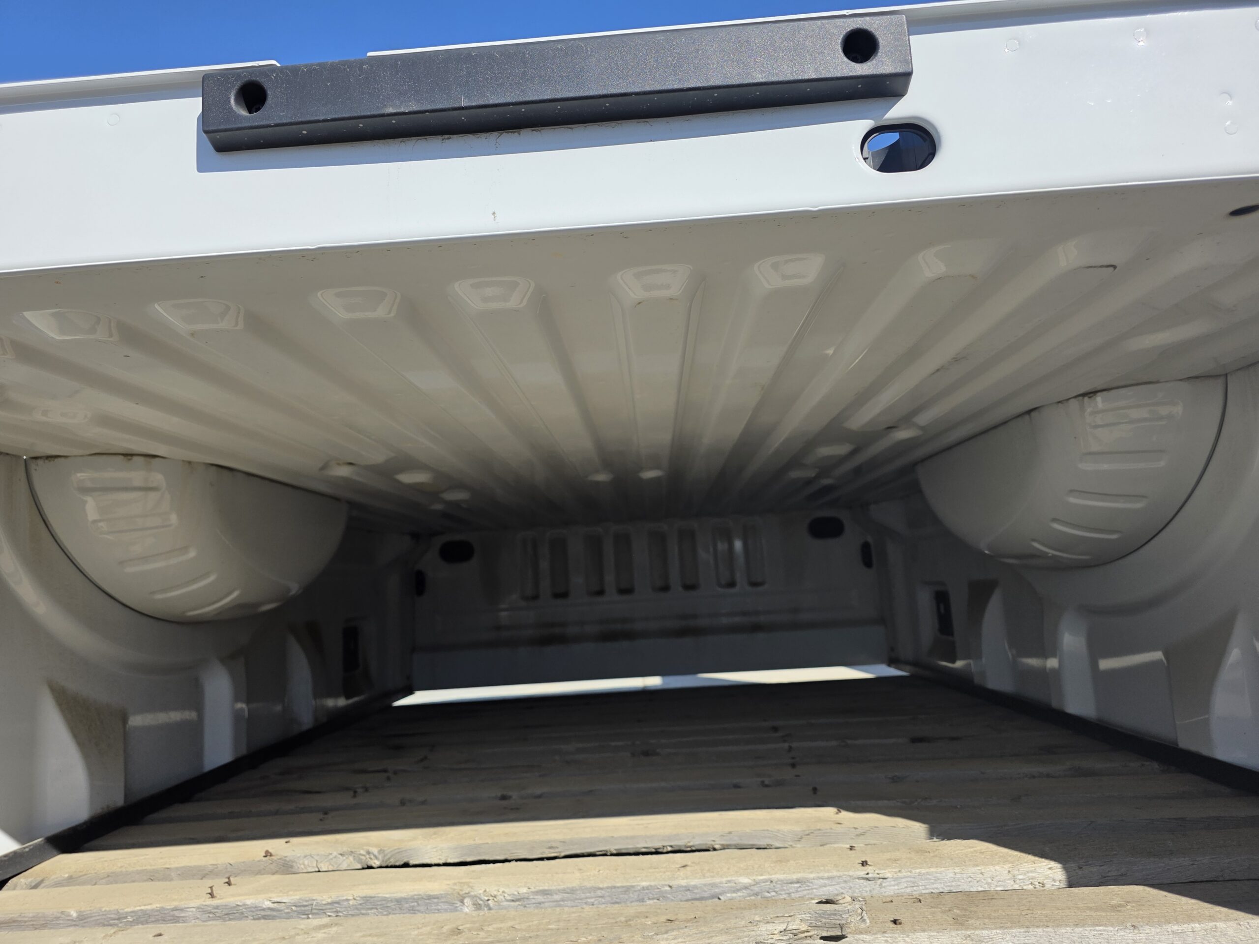 2017-22 F250SD/F350SD WHITE 8' TRUCK BOX (155-01975B) HC3Z9828508A - Image 6