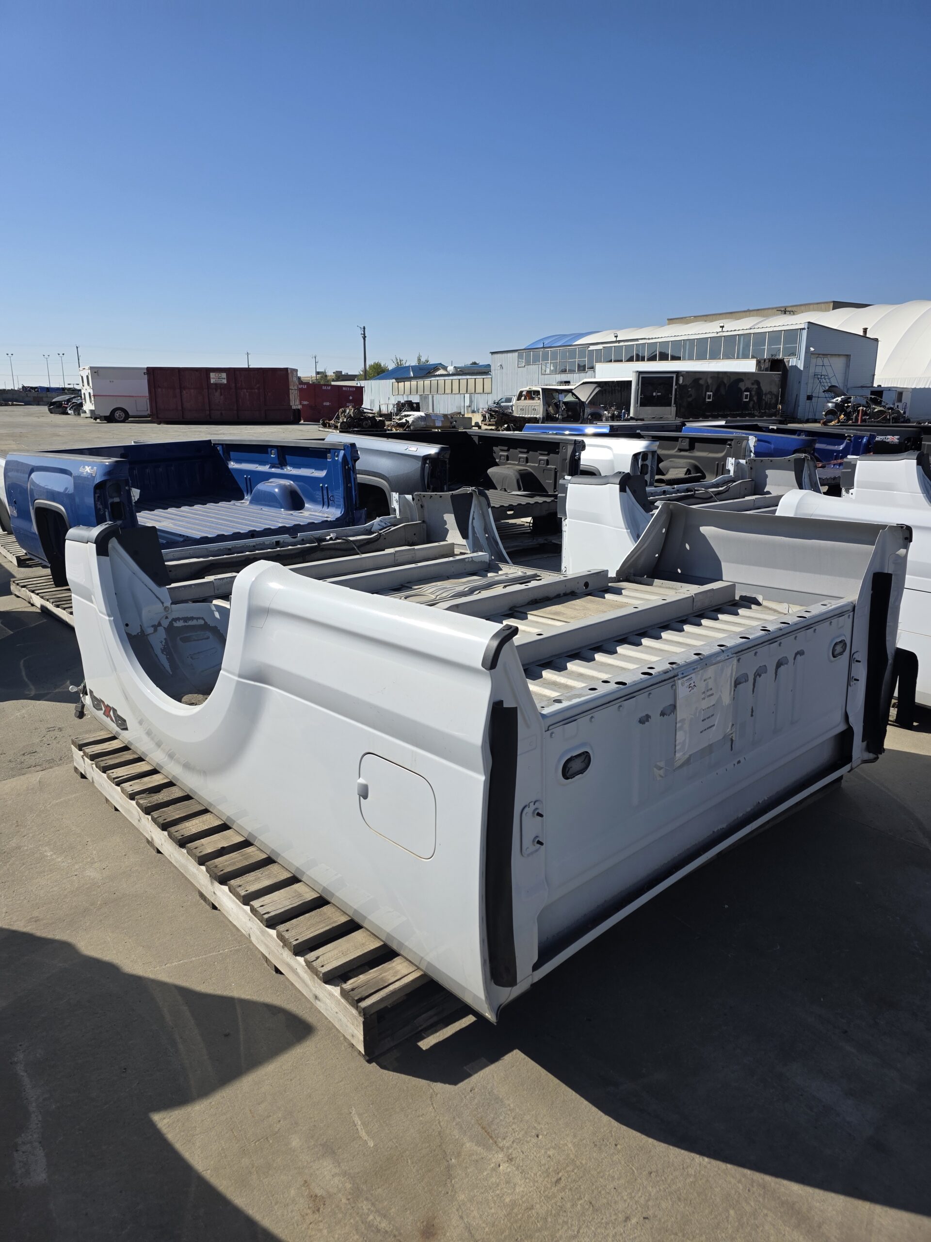 2017-22 F250SD/F350SD WHITE 8' TRUCK BOX (155-01975B) HC3Z9828508A