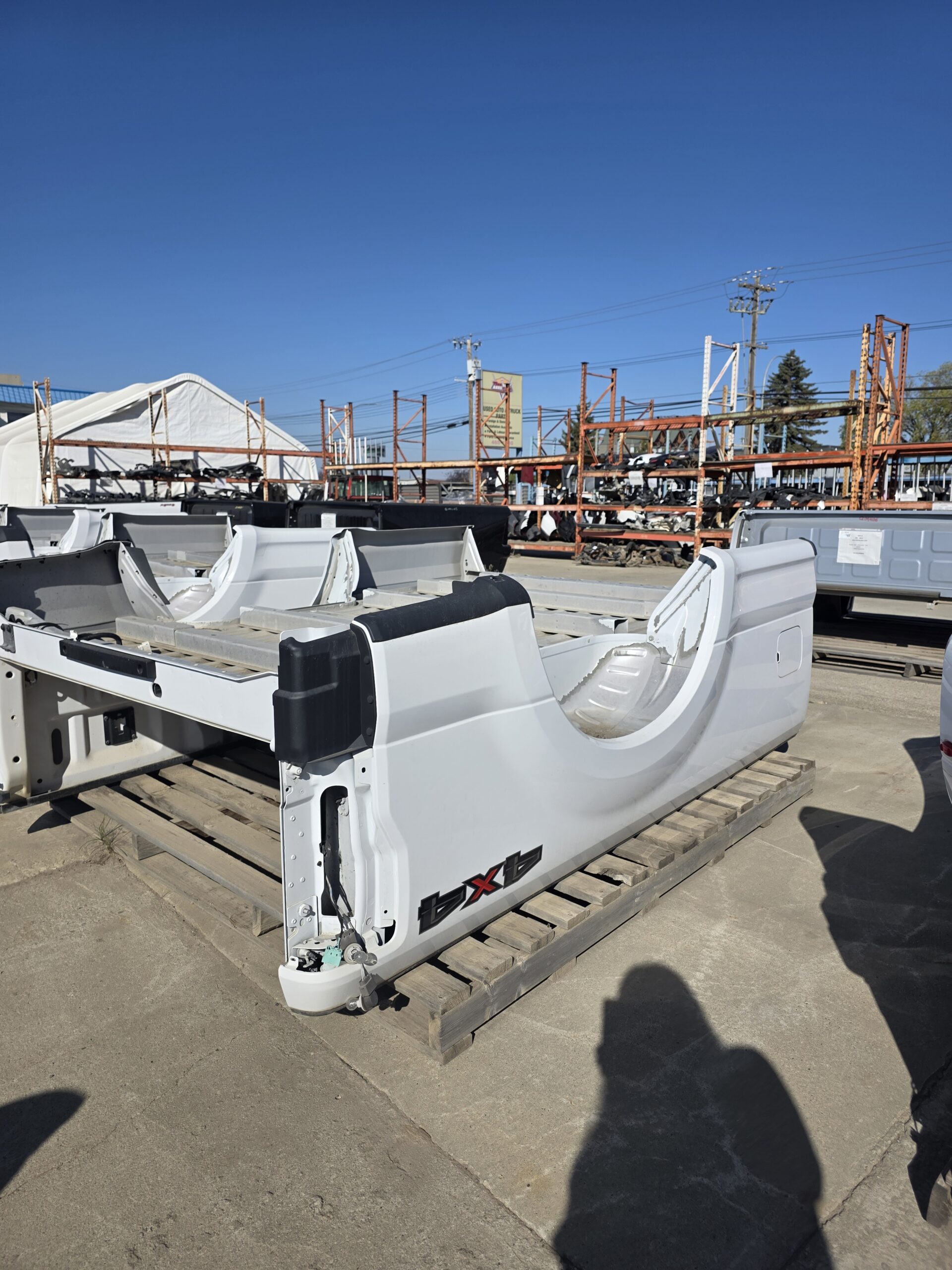 2017-22 F250SD/F350SD WHITE 8' TRUCK BOX (155-01975B) HC3Z9828508A - Image 4