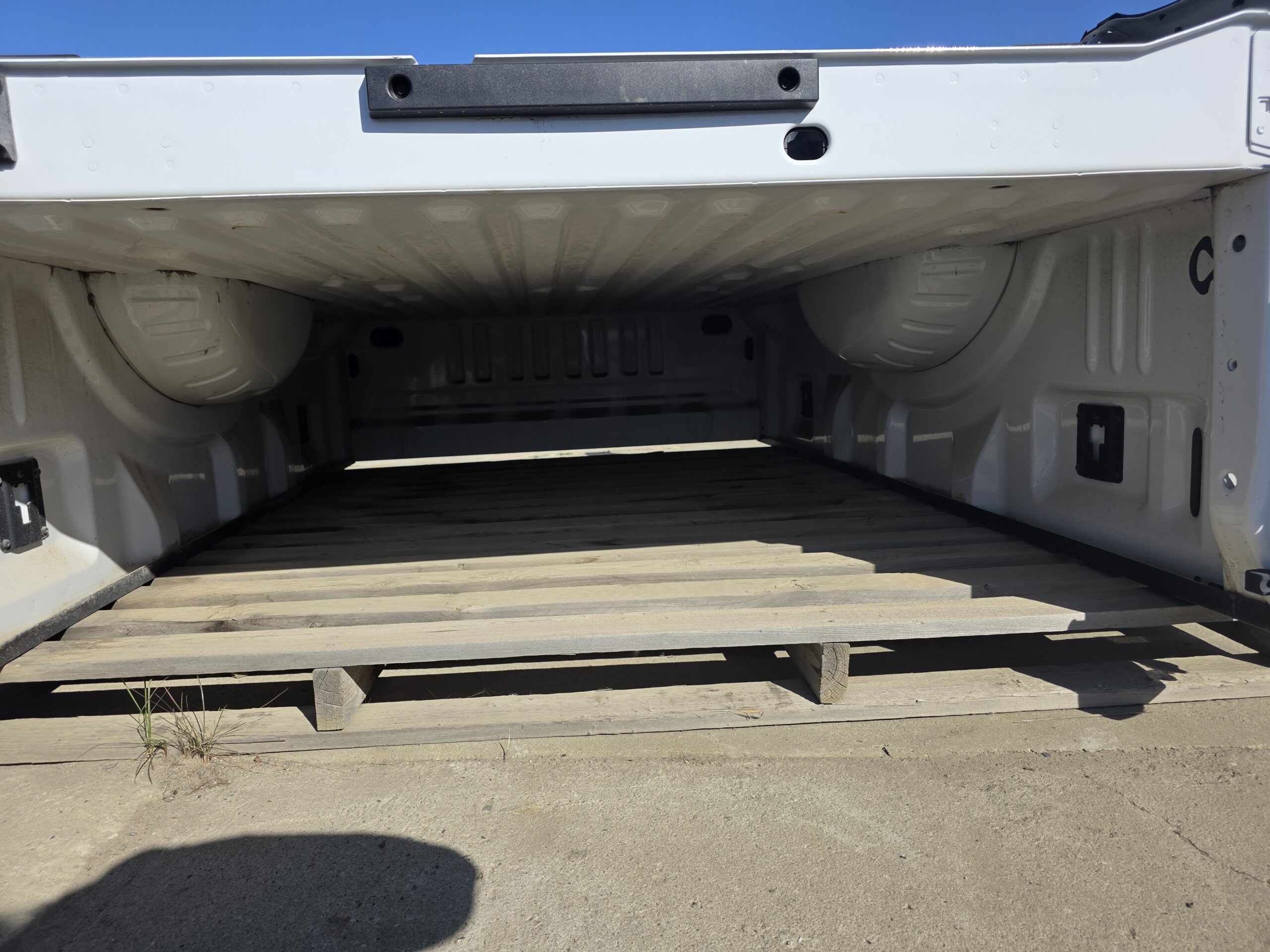 2017-22 F250SD/F350SD WHITE 8' TRUCK BOX (155-01975B) HC3Z9828508A - Image 6