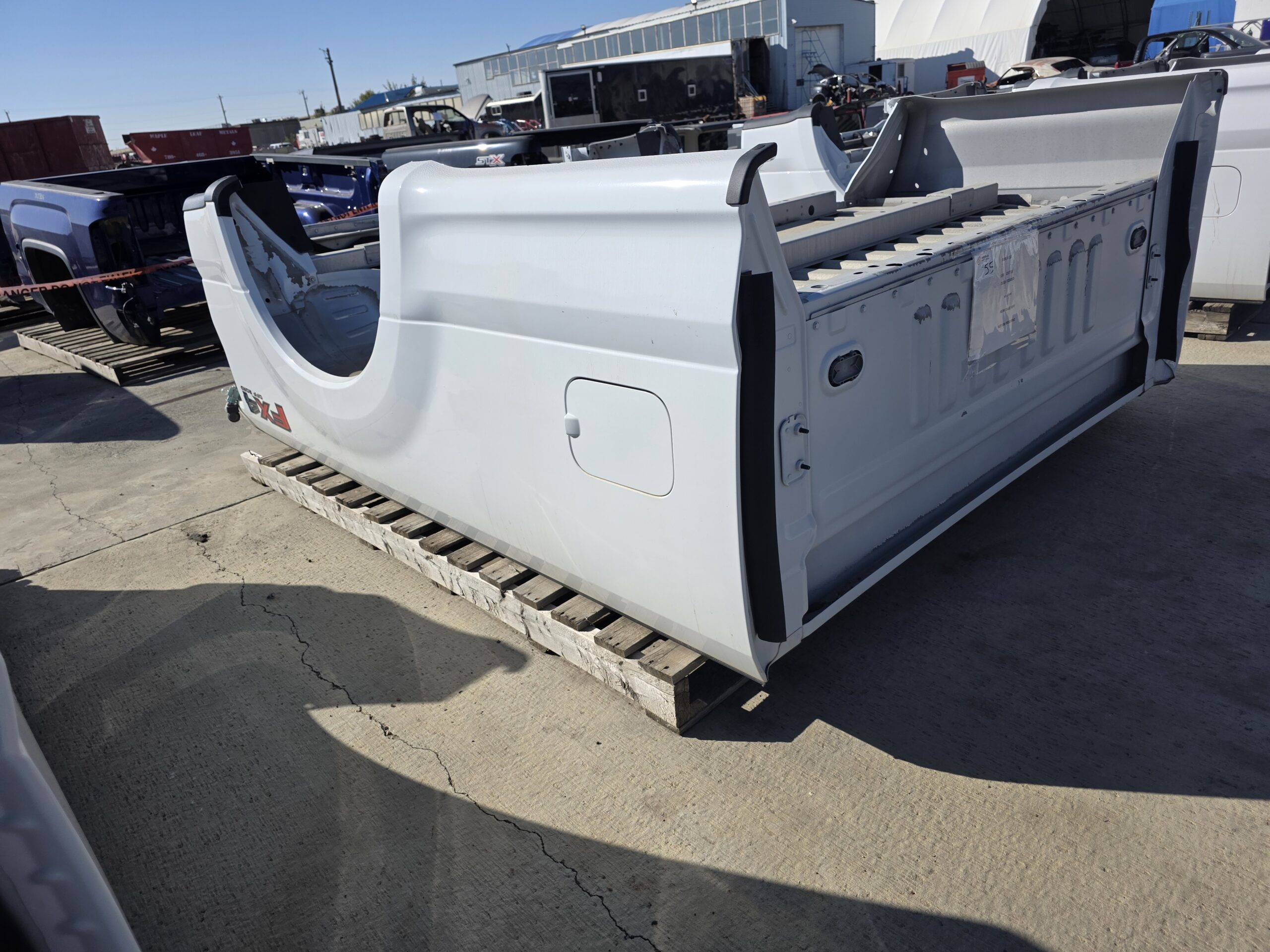 2017-22 F250SD/F350SD WHITE 8' TRUCK BOX (155-01975B) HC3Z9828508A - Image 2