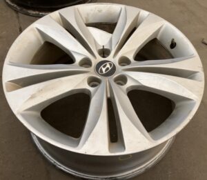 2009-12 GENESIS 18x8 ALLOY WHEEL (560-70789B)