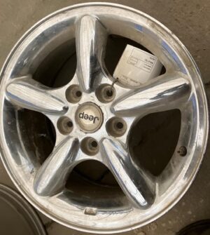 2002-04 GRAND CHEROKEE 17x7.5 ALLOY CHROME WHEEL (560-09043)