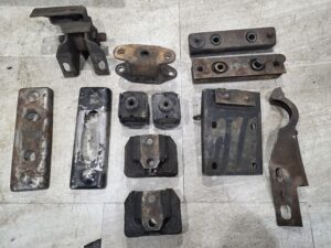 VARIOUS PARTS FOR 1952 CHEVROLET PICK UP TRUCK - Image 74