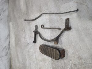 VARIOUS PARTS FOR 1952 CHEVROLET PICK UP TRUCK - Image 39
